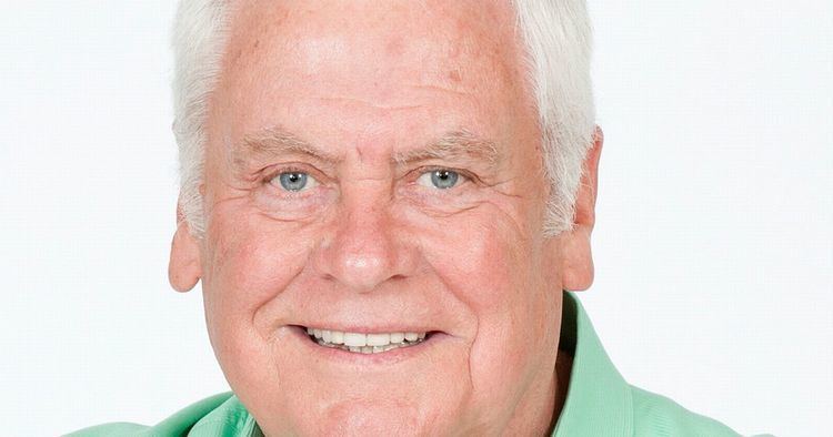 Lou Carpenter Tom Oliver quits Neighbours Lou Carpenter star to leave regular