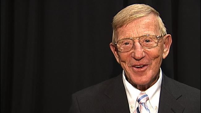 Lou Holtz Lou Holtz Quotes Integrity QuotesGram