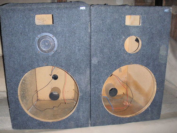 Loudspeaker enclosure