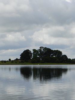 Lough Kinale httpsuploadwikimediaorgwikipediacommonsthu