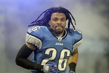 Louis Delmas Structure of Louis Delmas39 contract shows Detroit Lions