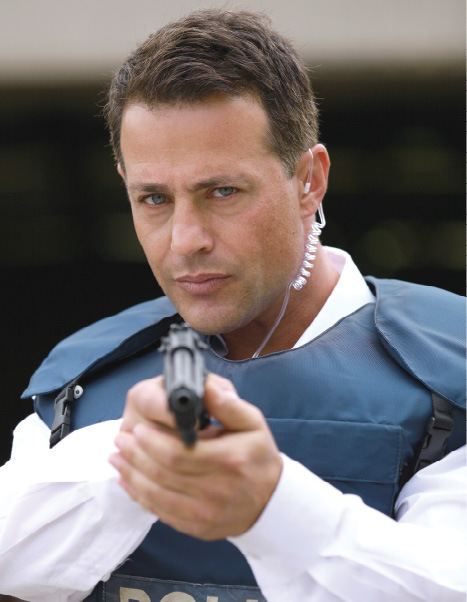 Louis Mandylor Making movies in Melbourne Neos Kosmos