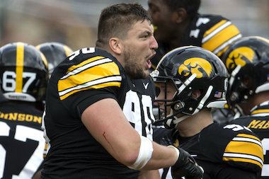 Louis Trinca-Pasat Iowa Football Star With Chicago Roots Has NFL Aspirations