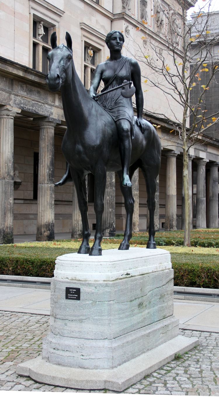 Louis Tuaillon FileSkulptur Bodestr 13 Mitte Amazone zu Pferde Louis Tuaillon