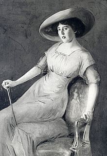 Louise Bryant httpsuploadwikimediaorgwikipediacommonsthu
