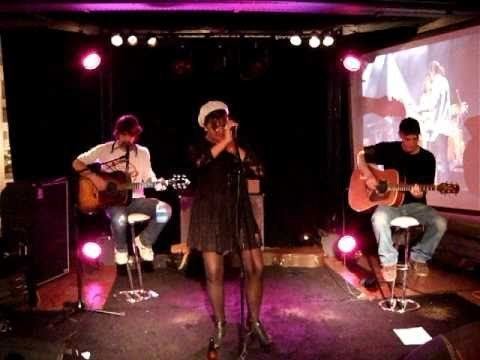 Louise Féron LOUISE FRON Mon incendiaire c39est toi acoustic live 2010 YouTube