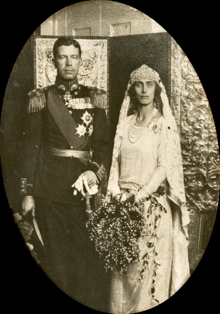 Louise Mountbatten FileGustaf VI Adolf of Sweden and Lady Louise Mountbattenpng