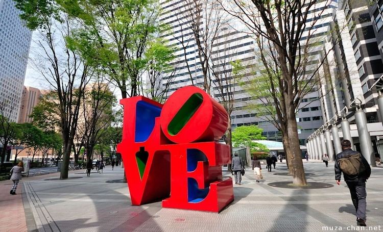 Love (sculpture) LOVE sculpture in Shinjuku