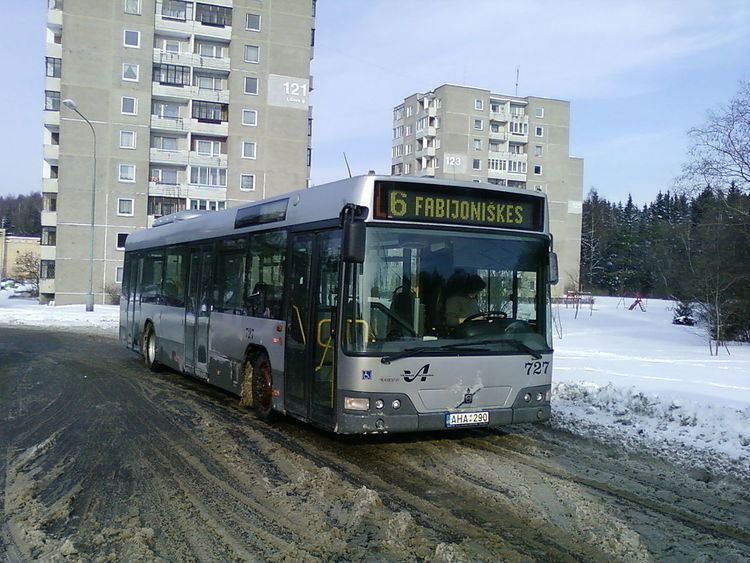 Low-floor bus