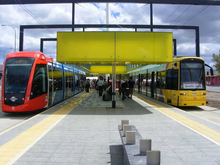 Low-floor tram