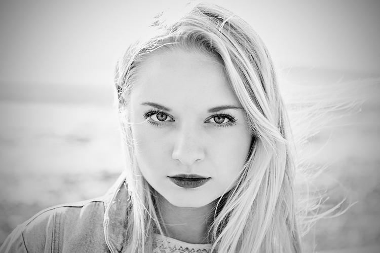 Låpsley Artist Of The Week Lpsley Right Chord Music