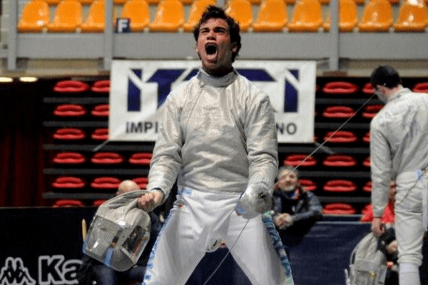 Luca Curatoli E napoletano il campione del mondo juniores di sciabola Curatoli