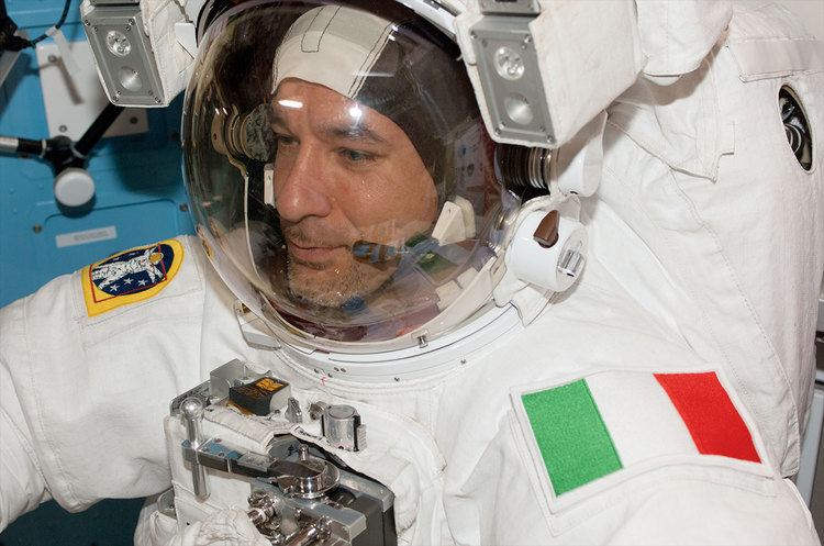 Luca Parmitano Italian Astronaut Recounts NearDrowning in Spacesuit Video