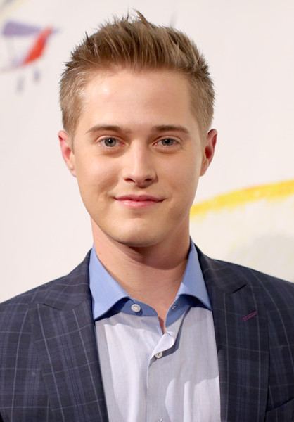 Lucas Grabeel Lucas Grabeel Height Weight Body Statistics Healthy Celeb