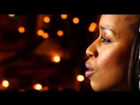 Lucia Evans LUCIA EVANS SINGS SILENT NIGHT IN OCONNOIRS BAR GALWAY YouTube