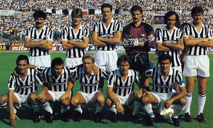 Luciano Favero Scudetto N22 Juventus 19851986 In piedi Luciano Favero