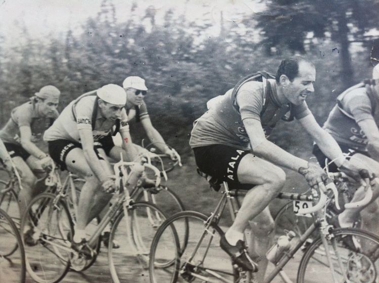 Luciano Pezzi Luciano Pezzi testimone della storia di mezzo secolo di ciclismo