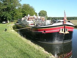 Luciole (barge) httpsuploadwikimediaorgwikipediacommonsthu