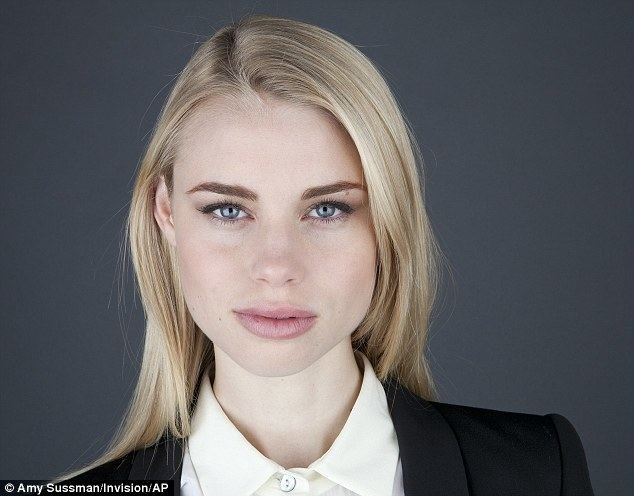 Lucy Fry idailymailcoukipix20140129article2547716