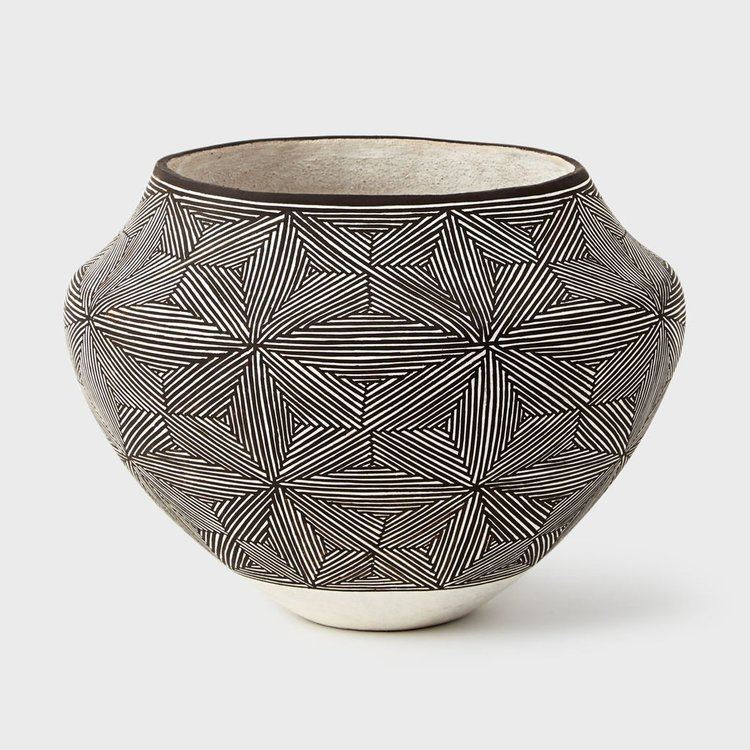 Lucy M. Lewis Acoma Star Pot by Lucy Lewis DARA Artisans