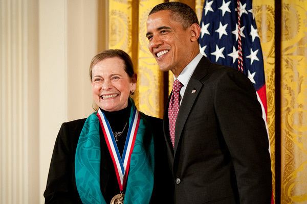 Lucy Shapiro Obama presents the National Medal of Science to Stanford39s