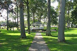 Ludlow, Massachusetts httpsuploadwikimediaorgwikipediacommonsthu