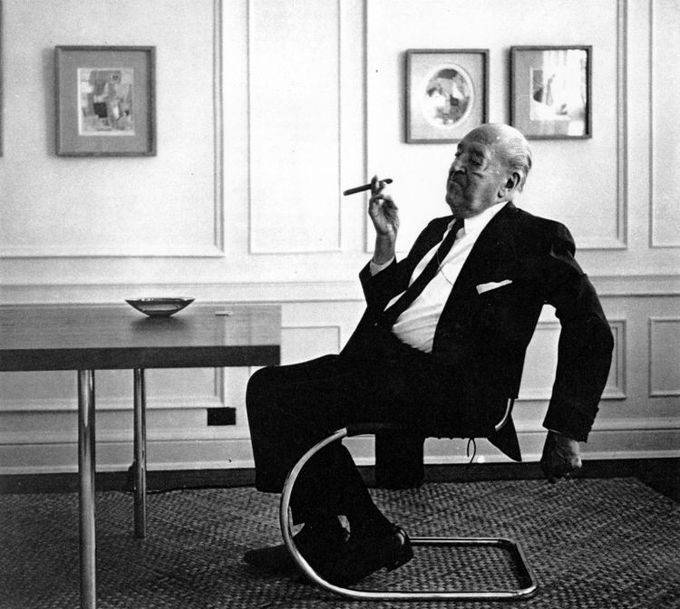 Ludwig Mies van der Rohe Ludwig Mies van der Rohe and the Farnsworth House