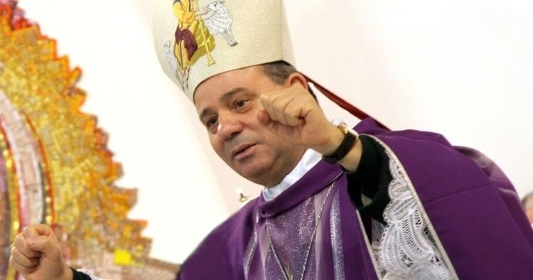 Luigi Martella LecceSette Cronaca Colpito da un malore morto il vescovo