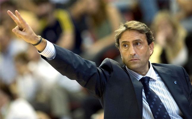 Luis Casimiro Luis Casimiro entrenar al Baloncesto Sevilla hasta final de temporada