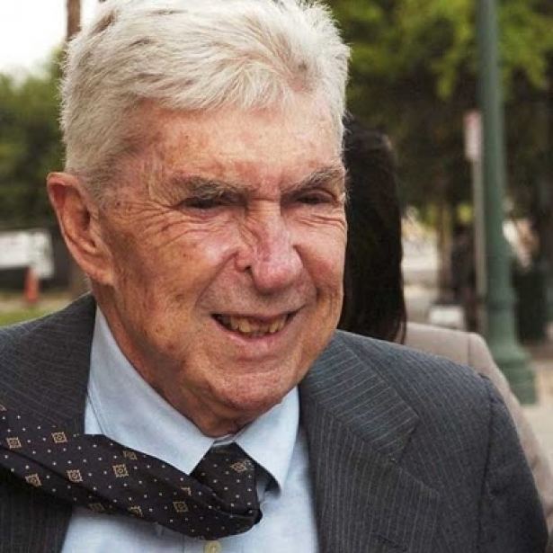 Luis Posada Carriles Cantan en Miami la cercana muerte del terrorista Luis Posada