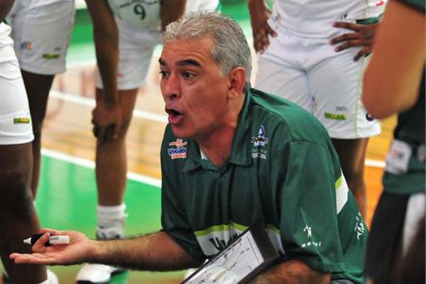 Luiz Augusto Zanon Luiz Augusto Zanon assume seleo feminina de basquete do Brasil