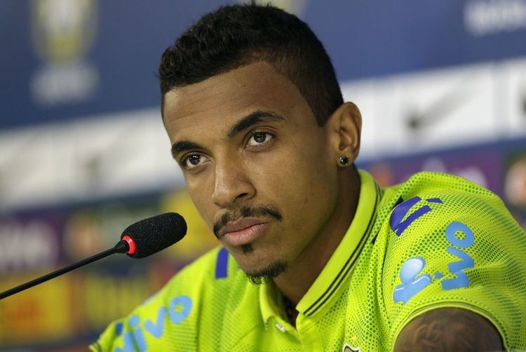 Luiz Gustavo Luiz Gustavo in charge of the hard work for Brazil