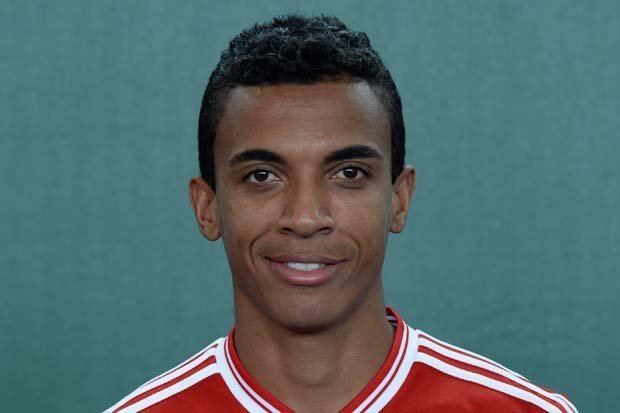 Luiz Gustavo Arsenal and Chelsea step closer to Luiz Gustavo bids after