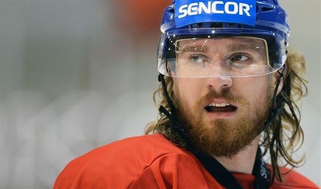 Lukáš Kašpar Kapar nesm za hozen hokejky po rozhodm hrt v KHL pt zpas