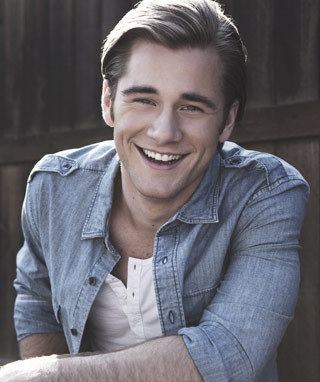 Luke Benward ampaposRavenswoodampapossampapos Luke Benward ampaposThe last