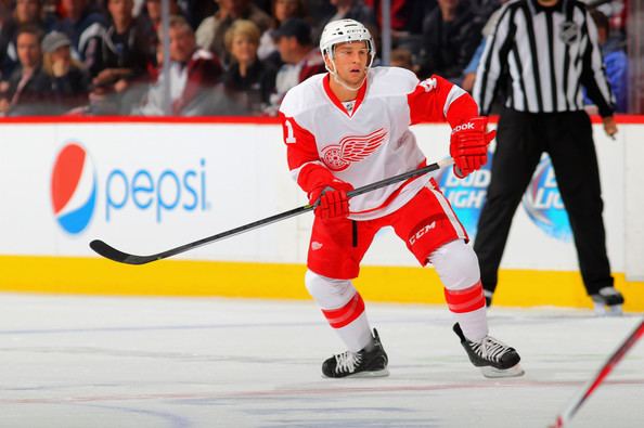 Luke Glendening Luke Glendening Photos Detroit Red Wings v Colorado