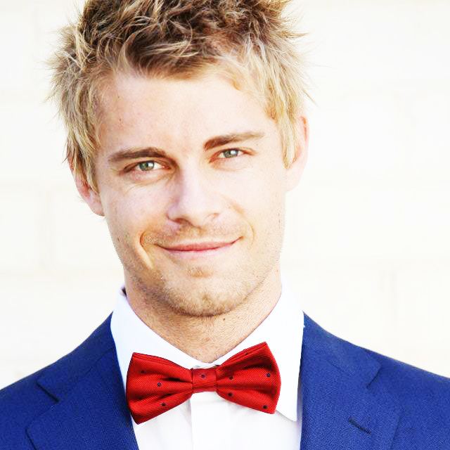 Luke Mitchell Luke Mitchell Online