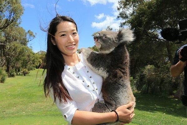 Luo Xuejuan Swimming with Koalas European Tour