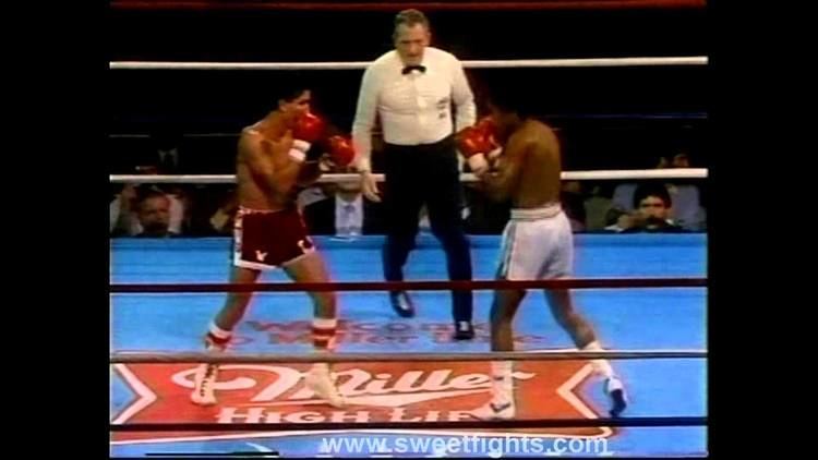 Lupe Pintor Wilfredo GOMEZ Lupe PINTOR BATTLE of ATTRITION brutal BOXING YouTube