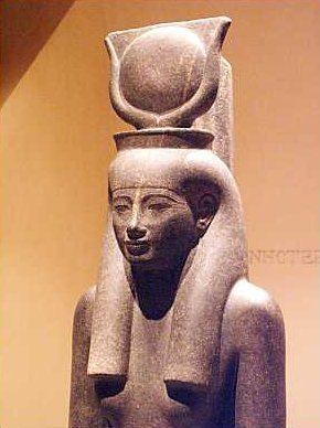Luxor statue cache