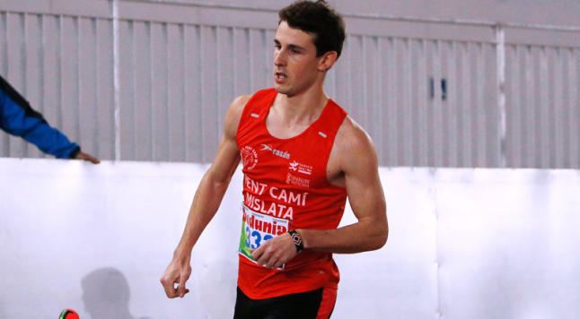 Álvaro de Arriba lvaro de Arriba pulveriza su mejor marca personal en los 800 metros