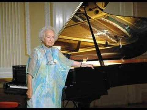 Lívia Rév Debussy Clair de lune piano Lvia Rv 88 in Szeged 2004