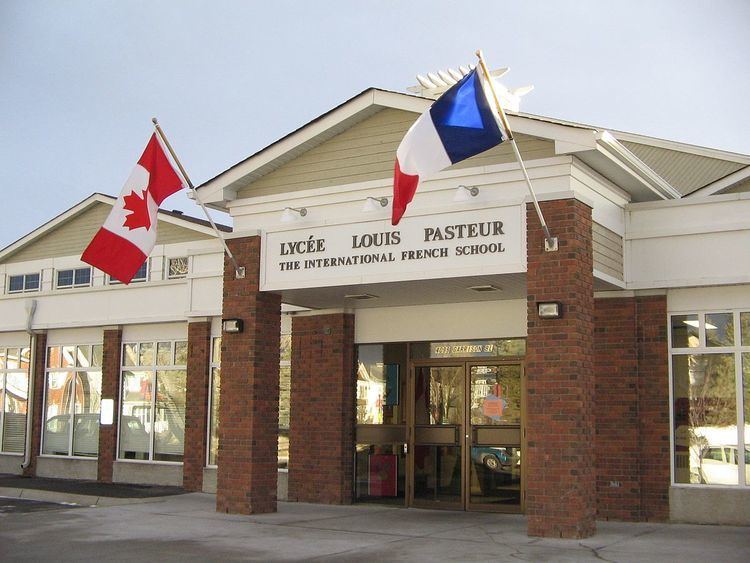 Lycée Louis Pasteur (Calgary)