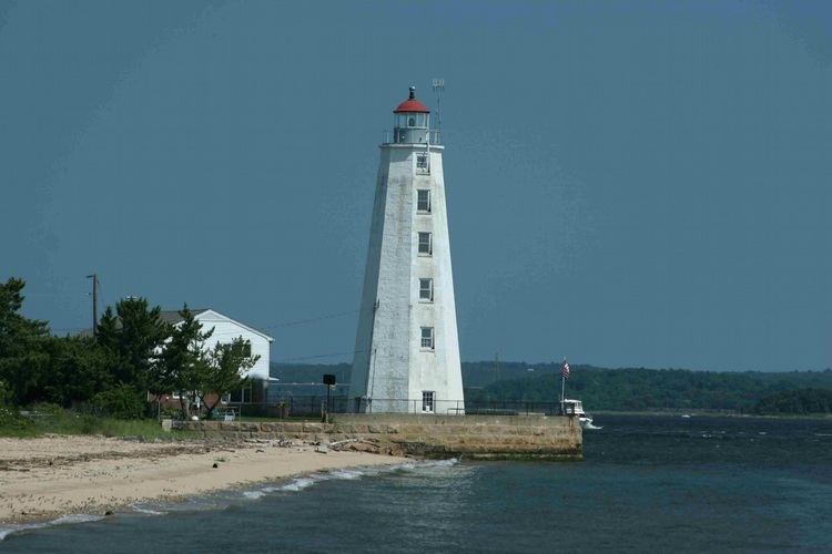 Lynde Point Light THE CAPE COD STORECOM39S LIGHTHOUSE ENCYCLOPEDIALYNDE POINT CT