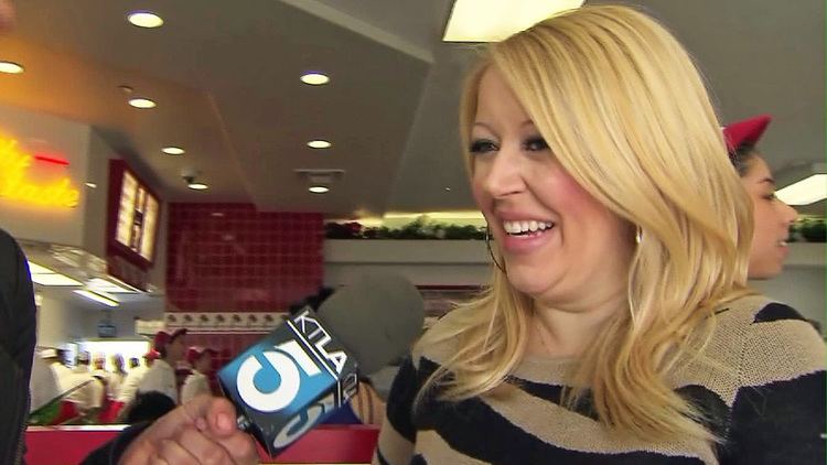 Lynsi Snyder Reclusive InNOut Heiress Appears at Grand Opening of New