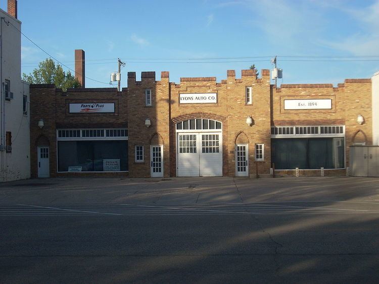 Lyons Garage (Grand Forks, North Dakota)