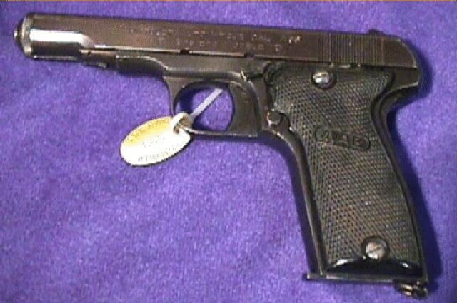 MAB Model D pistol