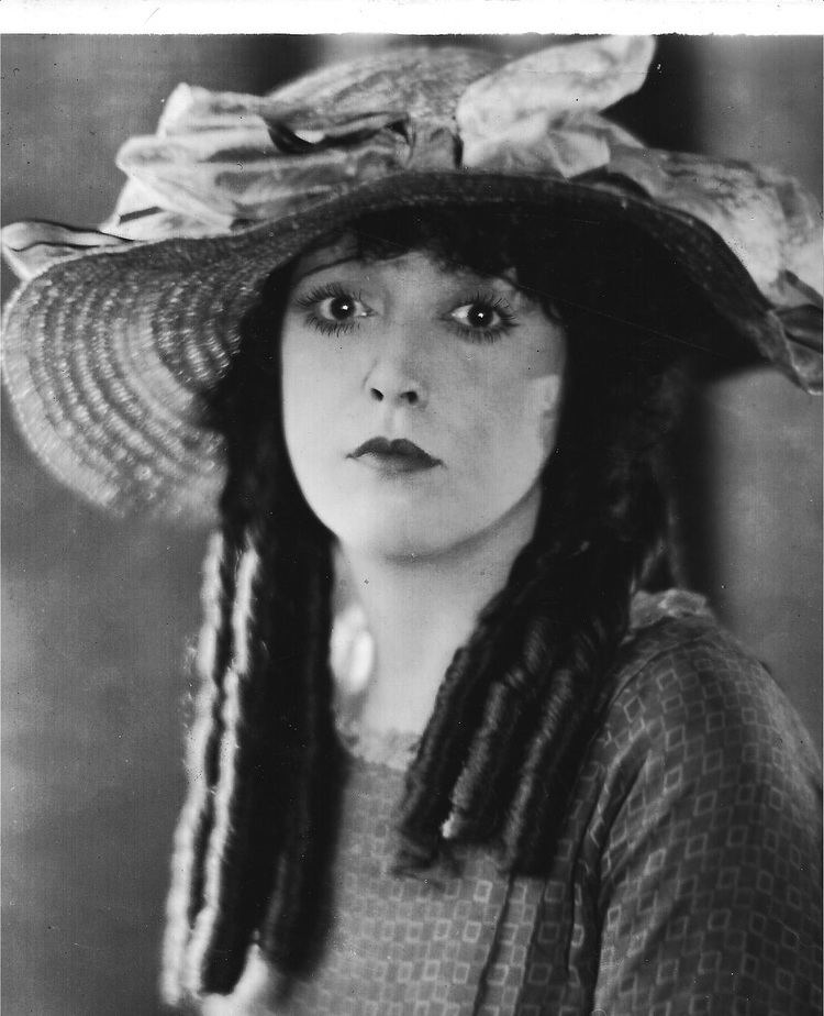 Mabel Normand EXTRA GIRL IN NY Looking for Mabel Normand