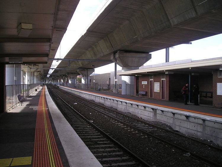 Macaulay railway station