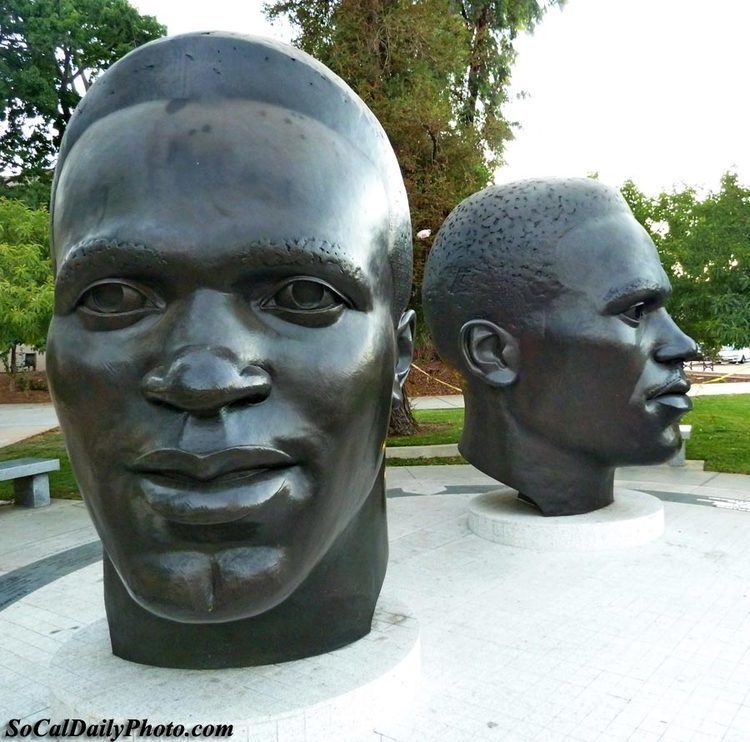 Mack Robinson (athlete) Bronze sculptures of Jackie and Mack Robinson Southern